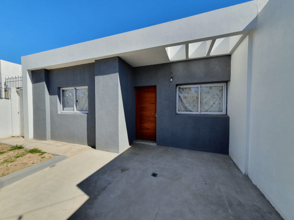 CASA HECHA NUEVA EN CALLE YAPEYU