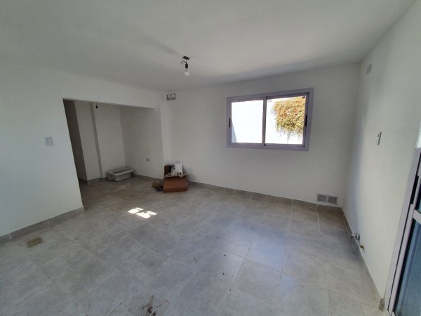 CASA HECHA NUEVA EN CALLE YAPEYU