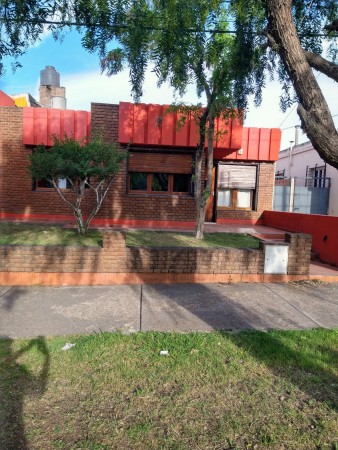 CASA 3 DORM ZONA AV DE LAS AMERICAS