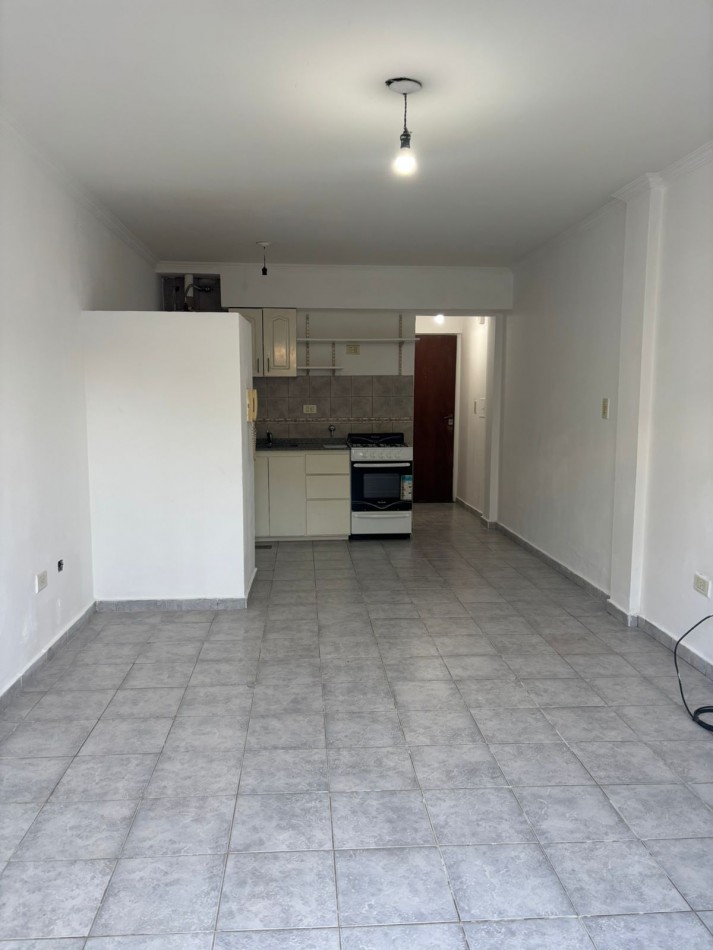 ALQUILER MONOAMBIENTE CON PATIO