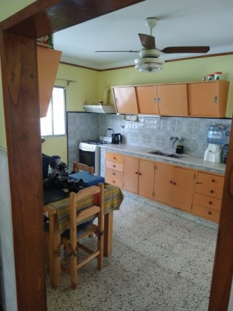 CASA 3 DORM ZONA AV DE LAS AMERICAS