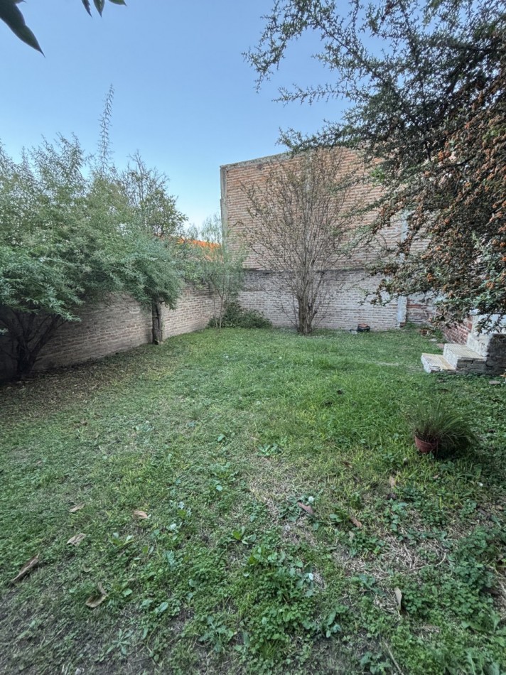 CASA 3 DORM Y PATIO CON VERDE A METROS DE CHURRUARIN