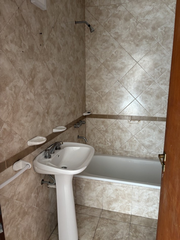 DEPTO 2 DORM CON PATIO ANDRES PAZOS Y MISIONES