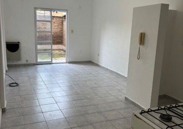 ALQUILER MONOAMBIENTE CON PATIO